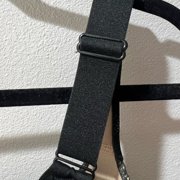 Cacique size 46G Elegant Black Lace Bra, adjustable straps, full figured, EUC - Picture 5 of 7